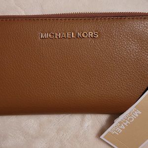 *NWT* Michael Kors Bedford Brown Leather Wallet